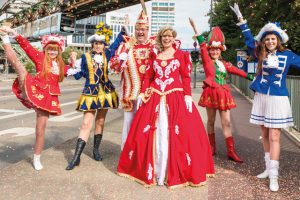 Karneval in Wuppertal beginnt mit Prinzenpaar und Funkemariechen
